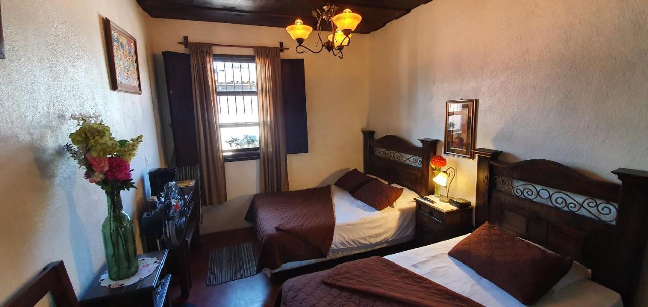Parrot House Bed & Breakfast Antigua Exterior photo